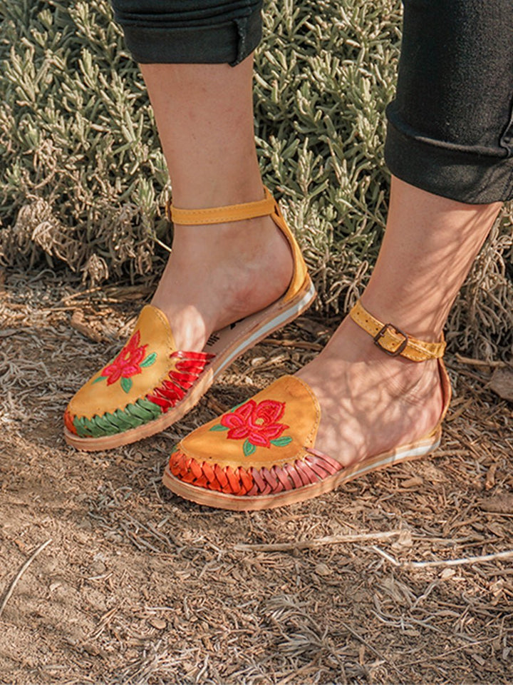 Huarache Artesanal Bordado De Piel - Artisanal Embroidered Leather Sandals - Tradicion Mexicana