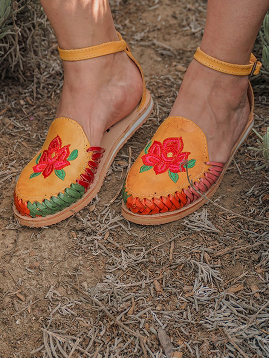 Huarache Artesanal Bordado De Piel - Artisanal Embroidered Leather Sandals - Tradicion Mexicana