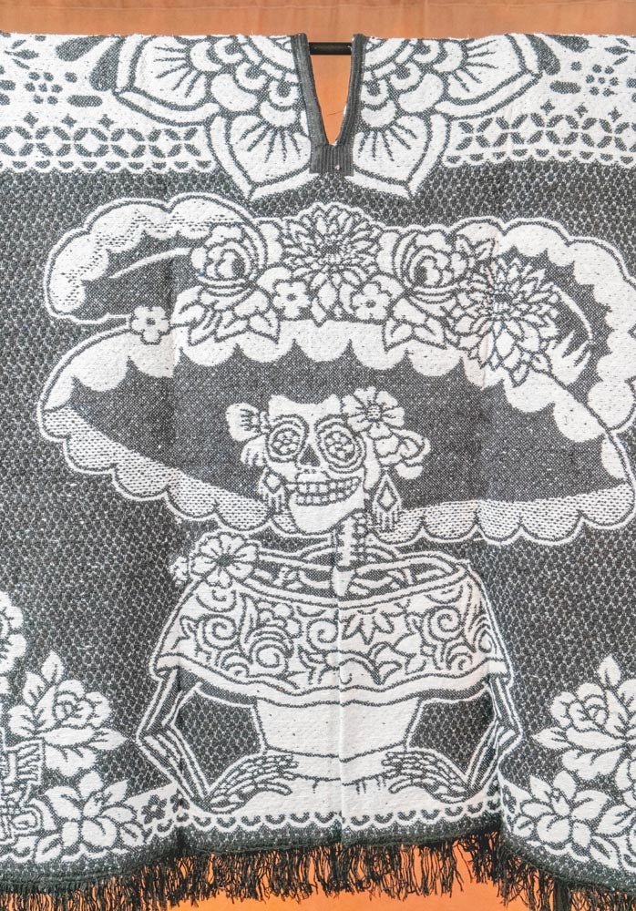 La Catrina Calavera super warm poncho - Tradicion Mexicana