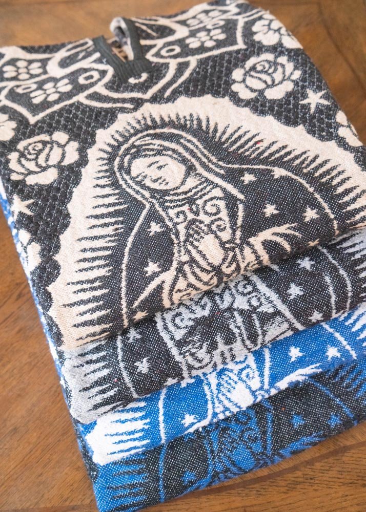 Virgen De Guadalupe super warm poncho - Tradicion Mexicana