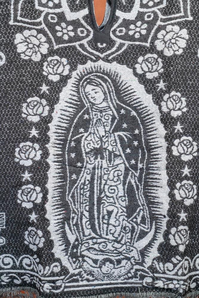 Virgen De Guadalupe super warm poncho - Tradicion Mexicana