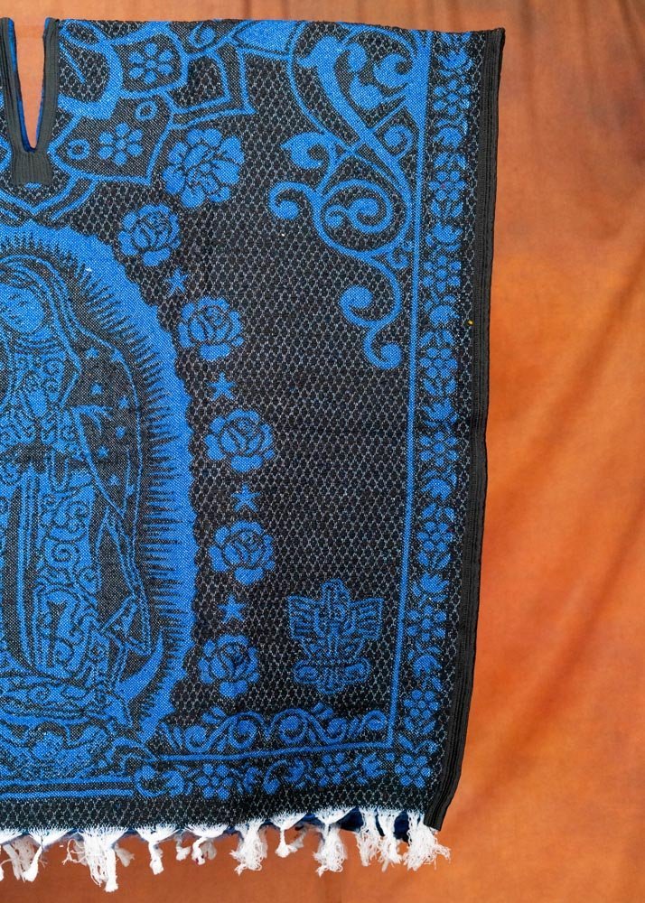 Virgen De Guadalupe super warm poncho - Tradicion Mexicana